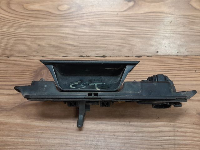 bontott DACIA LOGAN Csomagtér Nyitó Kar / Gomb