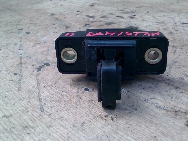 bontott DACIA LOGAN Csomagtérajtó Ütköző