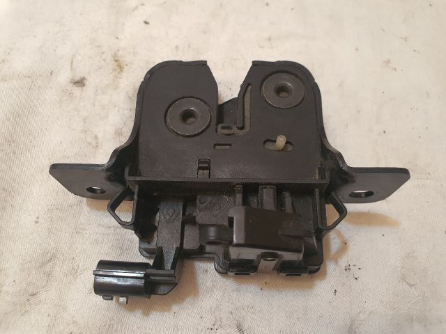 bontott DACIA LOGAN Csomagtérajtó Zárszerkezet