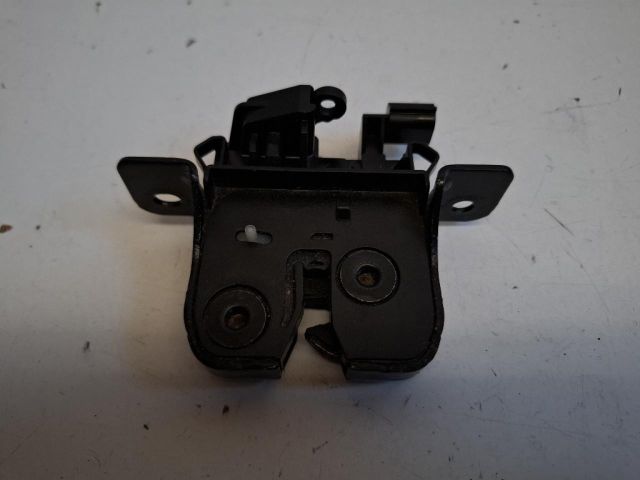 bontott DACIA LOGAN Csomagtérajtó Zárszerkezet