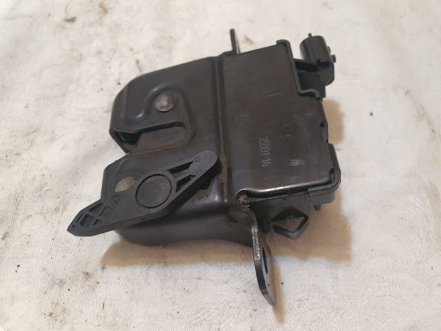 bontott DACIA LOGAN Csomagtérajtó Zárszerkezet