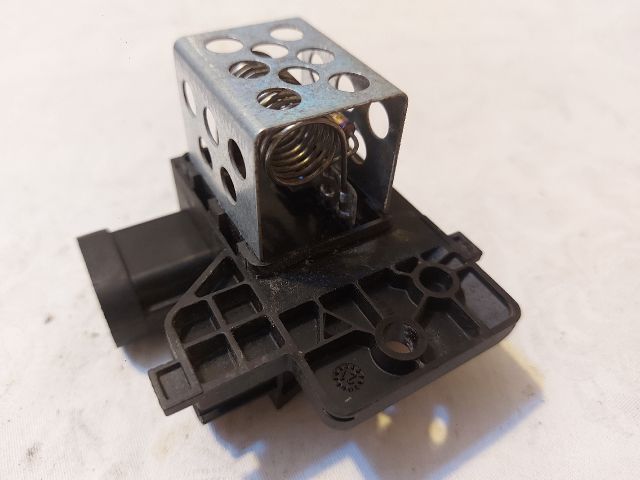 bontott DACIA LOGAN Előtét Ellenállás Fűtőmotor