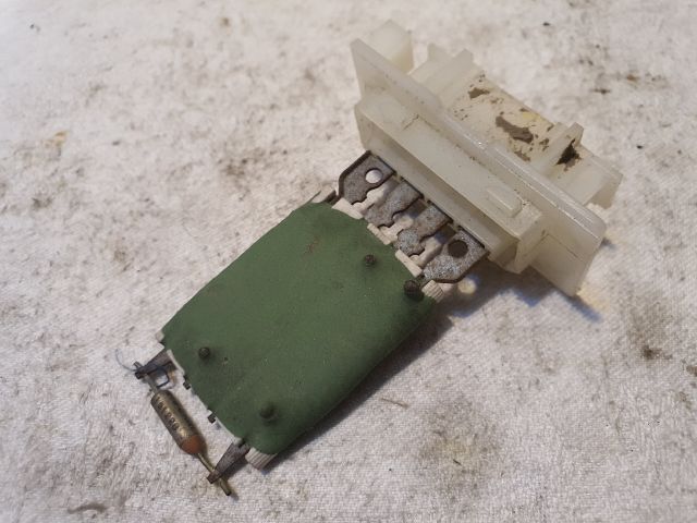 bontott DACIA LOGAN Előtét Ellenállás Fűtőmotor