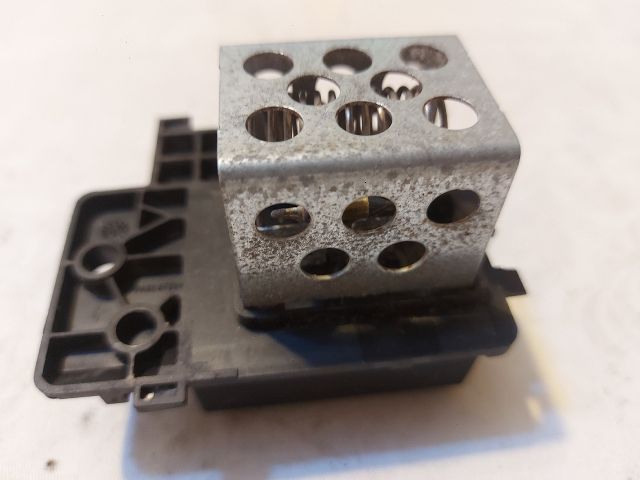 bontott DACIA LOGAN Előtét Ellenállás Fűtőmotor