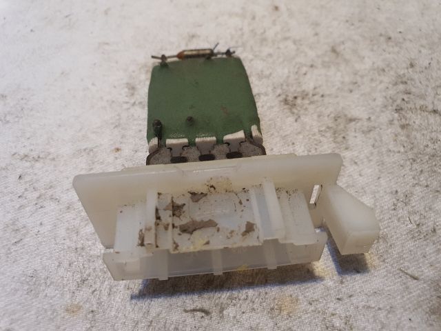 bontott DACIA LOGAN Előtét Ellenállás Fűtőmotor