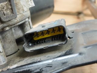 bontott DACIA LOGAN Első Ablaktörlő Szerkezet Motorral