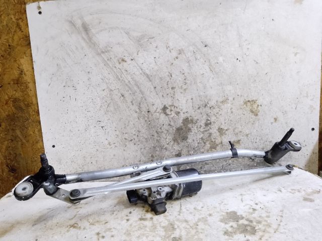 bontott DACIA LOGAN Első Ablaktörlő Szerkezet Motorral