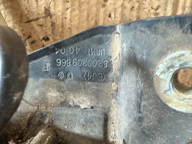 bontott DACIA LOGAN Első Ablaktörlő Szerkezet Motorral