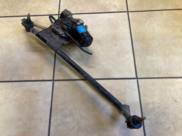 bontott DACIA LOGAN Első Ablaktörlő Szerkezet Motorral