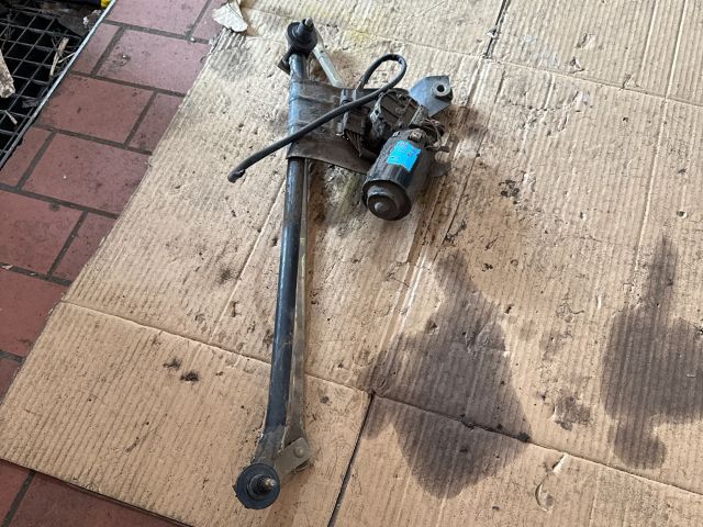 bontott DACIA LOGAN Első Ablaktörlő Szerkezet Motorral