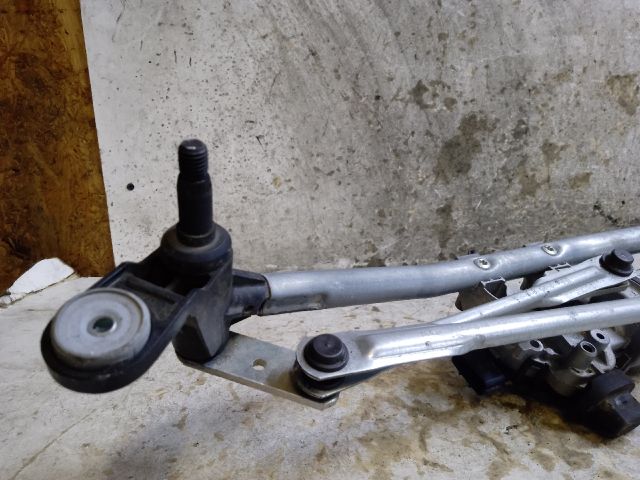 bontott DACIA LOGAN Első Ablaktörlő Szerkezet Motorral