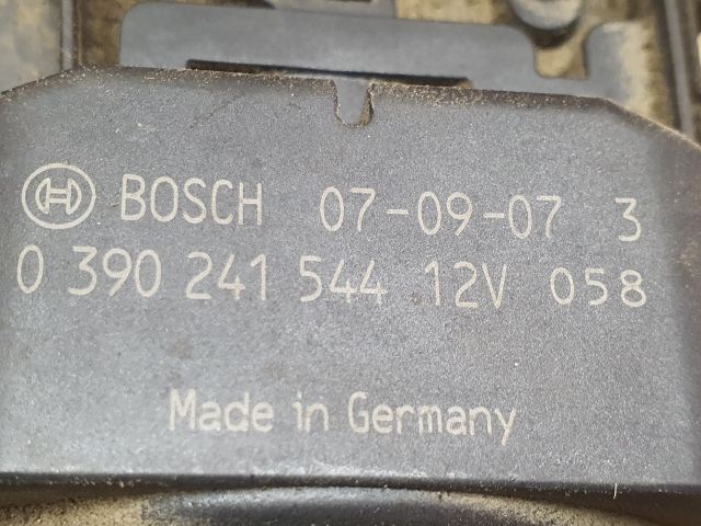 bontott DACIA LOGAN Első Ablaktörlő Szerkezet Motorral