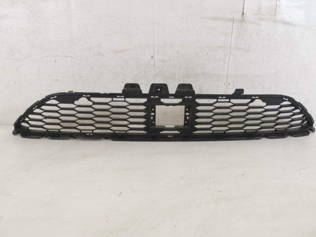 bontott DACIA LOGAN Első Lökhárító Alsó Középső Díszrács