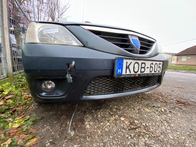 bontott DACIA LOGAN Első Lökhárító (Részeivel)
