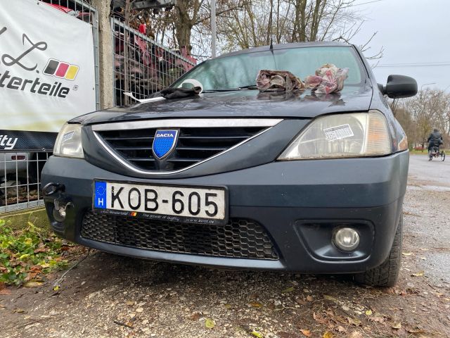 bontott DACIA LOGAN Első Lökhárító (Részeivel)