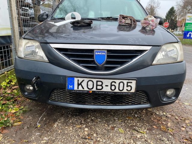 bontott DACIA LOGAN Első Lökhárító (Részeivel)