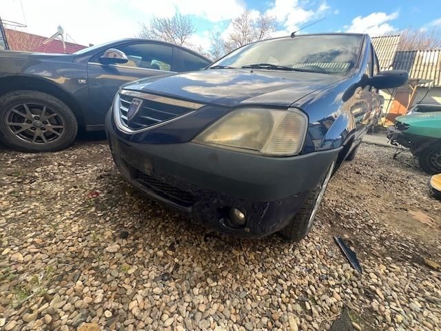 bontott DACIA LOGAN Első Lökhárító (Részeivel)