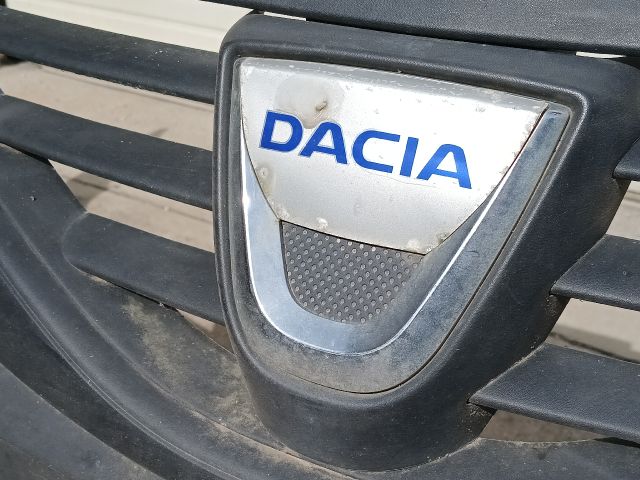 bontott DACIA LOGAN Első Lökhárító (Részeivel)