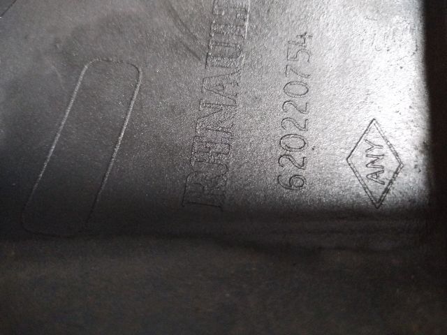 bontott DACIA LOGAN Első Lökhárító (Üresen)