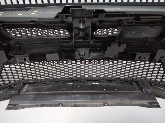 bontott DACIA LOGAN Első Lökhárító (Üresen)