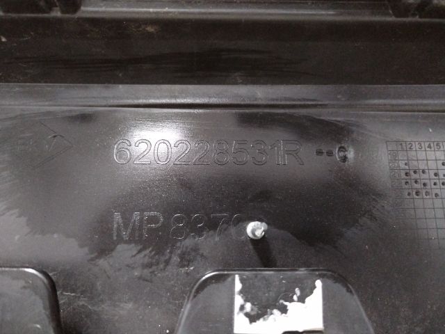 bontott DACIA LOGAN Első Lökhárító (Üresen)