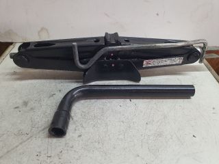 bontott DACIA LOGAN Emelő