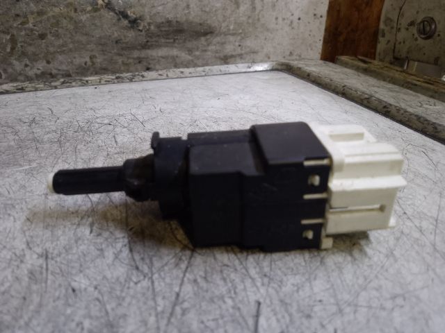bontott DACIA LOGAN Fék Pedál Kapcsoló