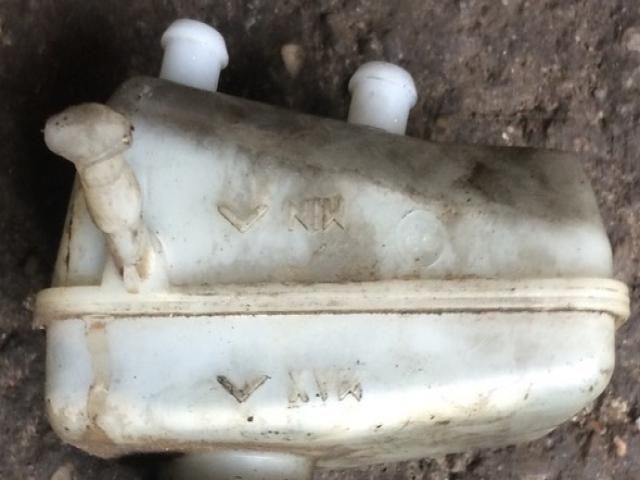 bontott DACIA LOGAN Fékfolyadék Tartály