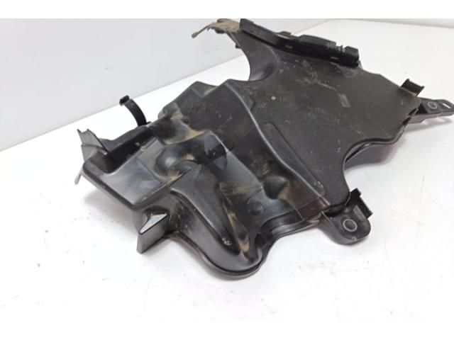 bontott DACIA LOGAN Felső Hűtőburkolat