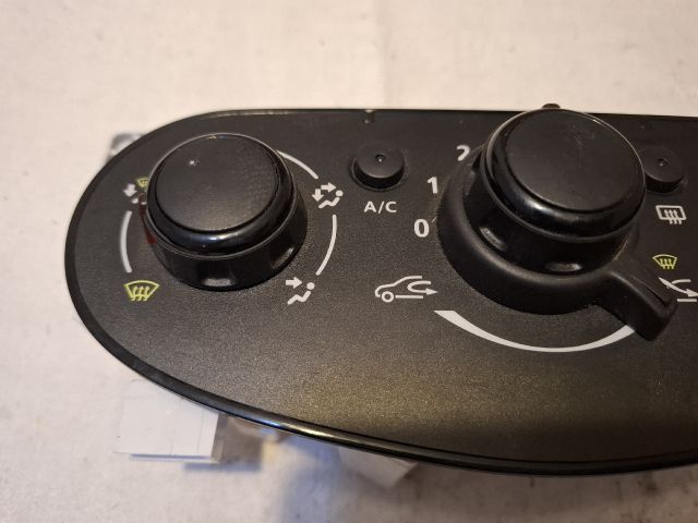 bontott DACIA LOGAN Fűtéskapcsoló (manuális klímás)
