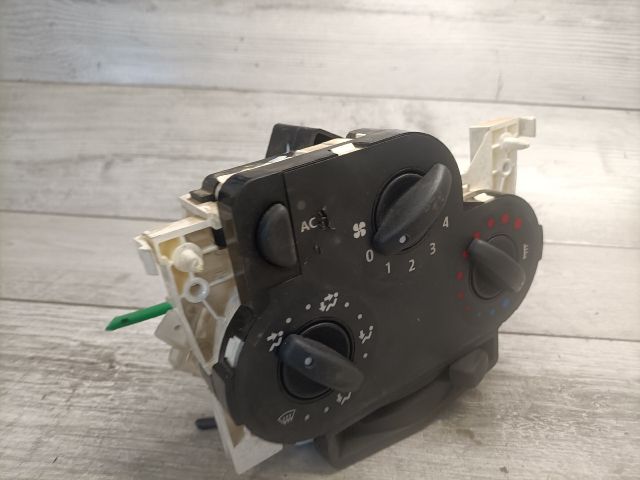 bontott DACIA LOGAN Fűtéskapcsoló (manuális klímás)