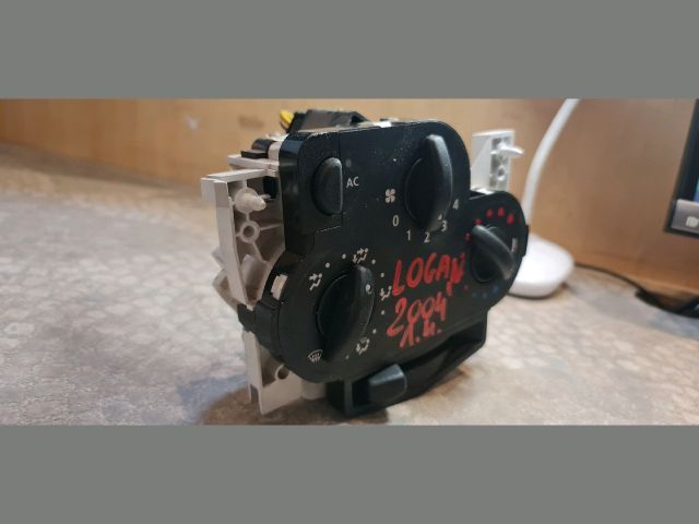 bontott DACIA LOGAN Fűtéskapcsoló (manuális klímás)