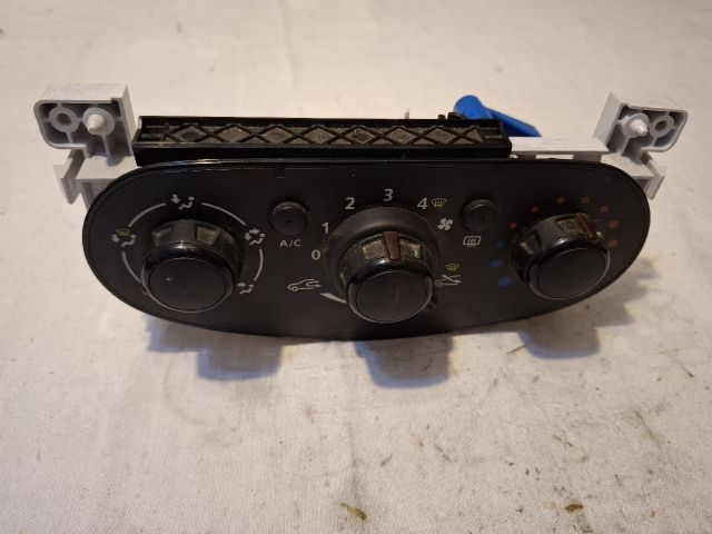 bontott DACIA LOGAN Fűtéskapcsoló (manuális klímás)