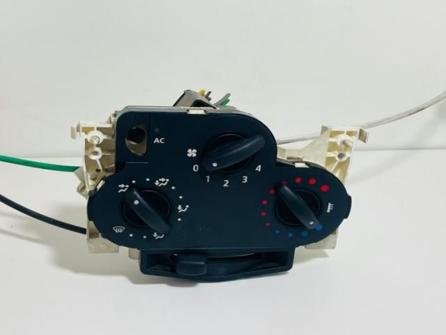 bontott DACIA LOGAN Fűtéskapcsoló (manuális klímás)