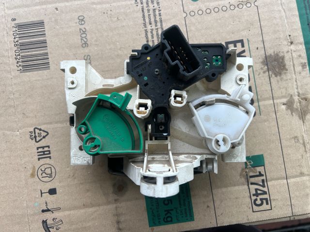 bontott DACIA LOGAN Fűtéskapcsoló (manuális klímás)