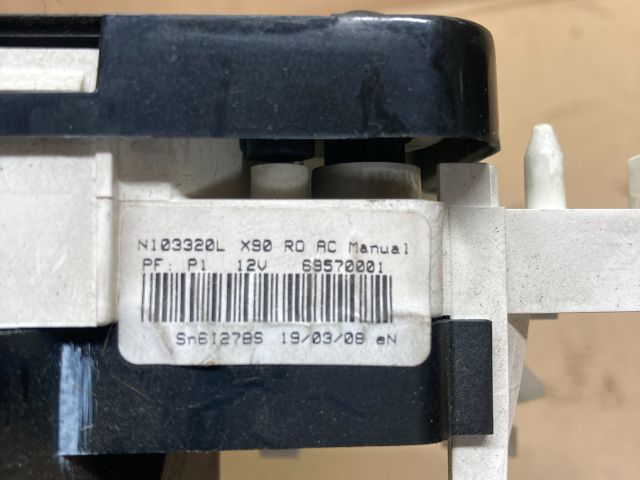 bontott DACIA LOGAN Fűtéskapcsoló (manuális klímás)