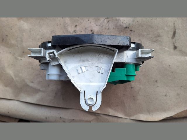 bontott DACIA LOGAN Fűtéskapcsoló (manuális klímás)