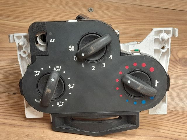 bontott DACIA LOGAN Fűtéskapcsoló (manuális klímás)