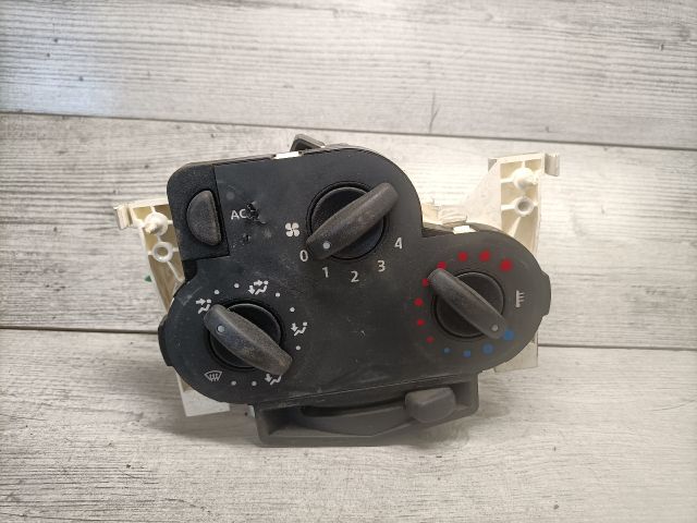bontott DACIA LOGAN Fűtéskapcsoló (manuális klímás)