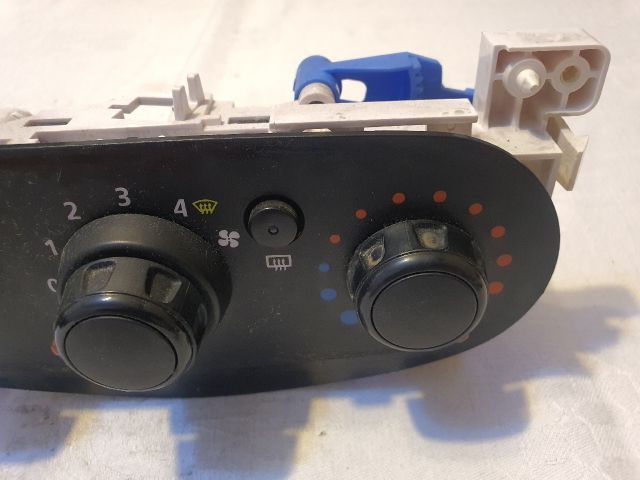 bontott DACIA LOGAN Fűtéskapcsoló (Nem klímás)