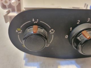 bontott DACIA LOGAN Fűtéskapcsoló (Nem klímás)