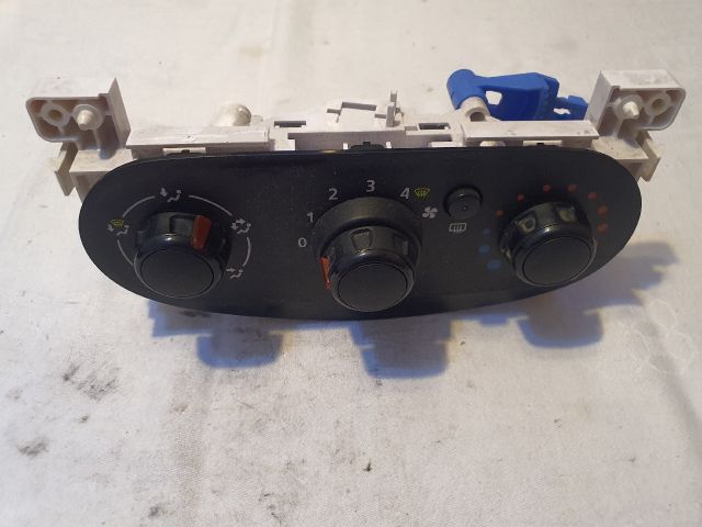 bontott DACIA LOGAN Fűtéskapcsoló (Nem klímás)