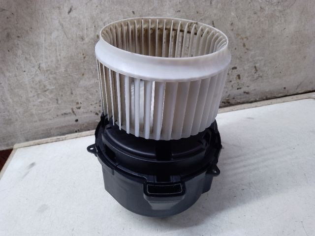 bontott DACIA LOGAN Fűtőmotor (Klímás)