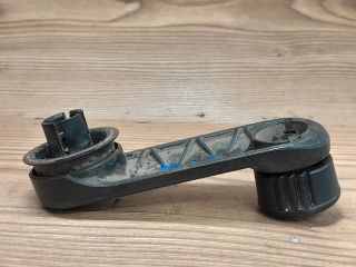 bontott DACIA LOGAN Hátsó Ablaktekerő Kar