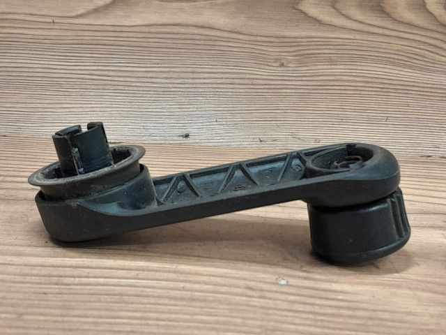 bontott DACIA LOGAN Hátsó Ablaktekerő Kar