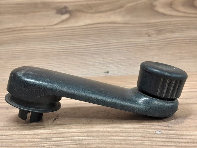 bontott DACIA LOGAN Hátsó Ablaktekerő Kar