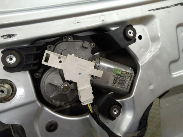 bontott DACIA LOGAN Hátsó Ablaktörlő Motor