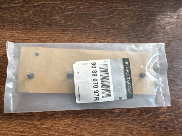 bontott DACIA LOGAN Hátsó Embléma