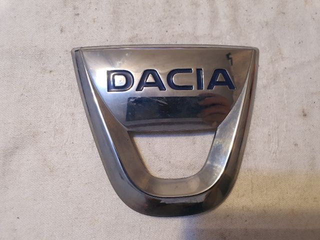 bontott DACIA LOGAN Hátsó Embléma