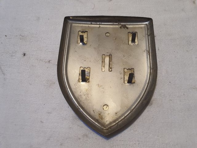 bontott DACIA LOGAN Hátsó Embléma